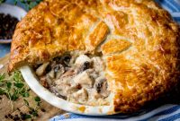 Creamy Chicken and Mushroom Pie Recipe for Cozy Dinners
