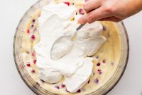Homemade Whipped Cream: Simple Steps for Perfect Peaks