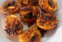 Crispy Pan-Fried Boiled Eggs with Spices — Quick Recipe