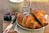 Homemade Croissants from Scratch: Flaky Recipe for Beginners