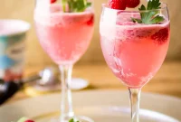 3-Ingredient Raspberry Spritz Cocktail Recipe