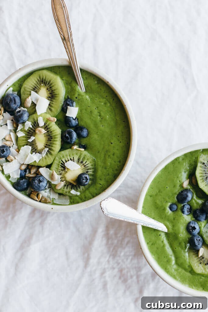 5 Smoothie Bowl Recipes You'll Want to Make Again and Again 5 Clean green smoothie bowl. A classic green smoothie bowl that's a breakfast favorite.