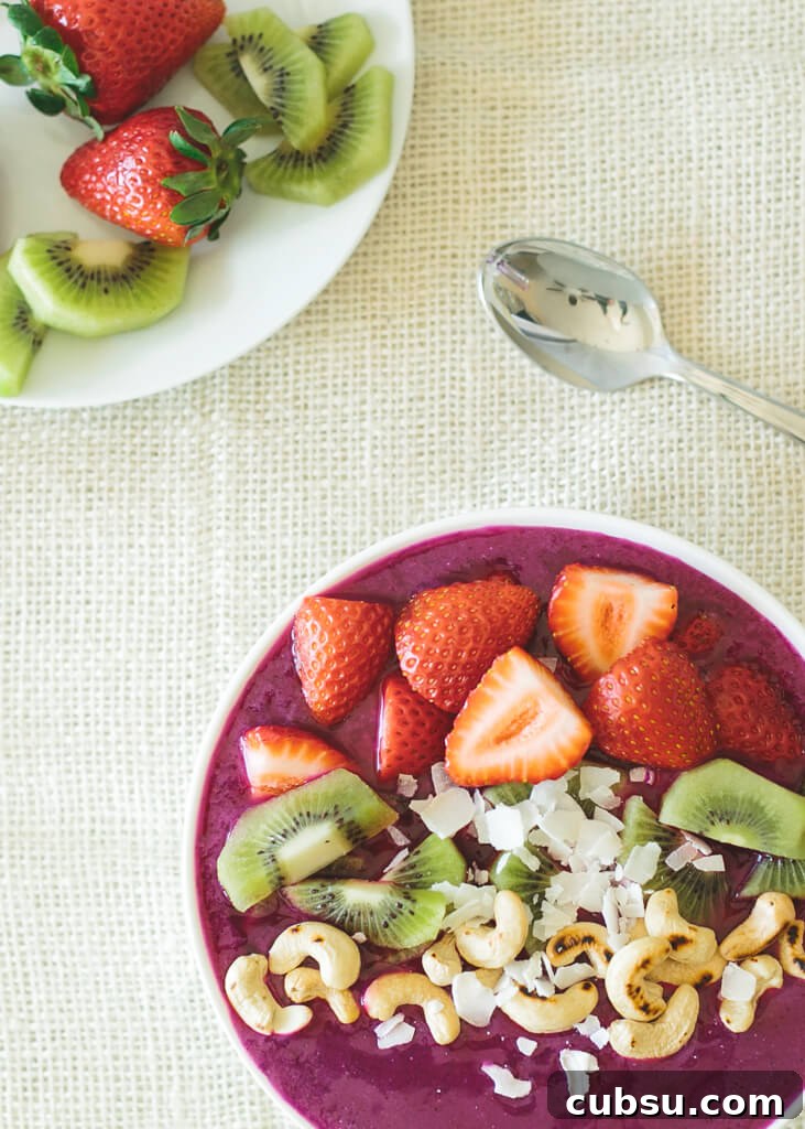 5 Smoothie Bowl Recipes You'll Want to Make Again and Again 7 (gluten-free) Pitaya Smoothie Bowl