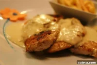Juicy Chicken Medallions with Creamy Garlic Sauce