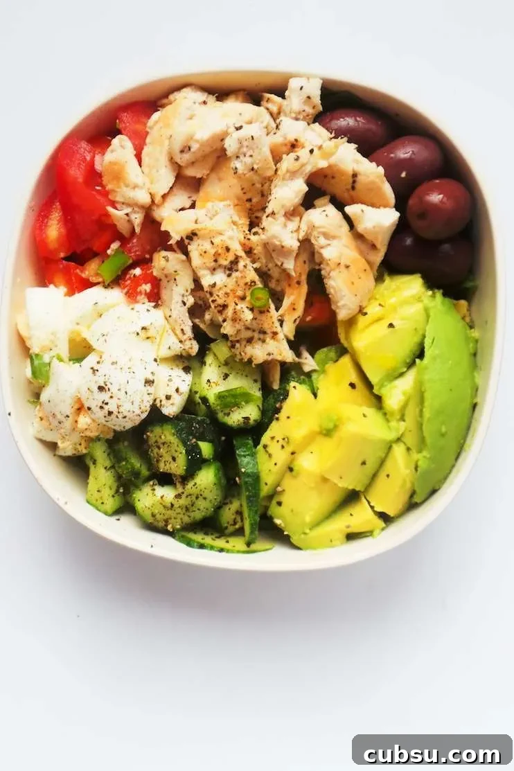 15 Low‑Carb Work Lunches to Prep Quickly and Stay Energized 7 Avocado Chicken Meal Prep Salad Bowls! This is a delicious and filling low carb chicken salad with chicken, egg, avocado, olives and fresh vegetables! Delicious, easy and healthy meal prep chicken reicpe!