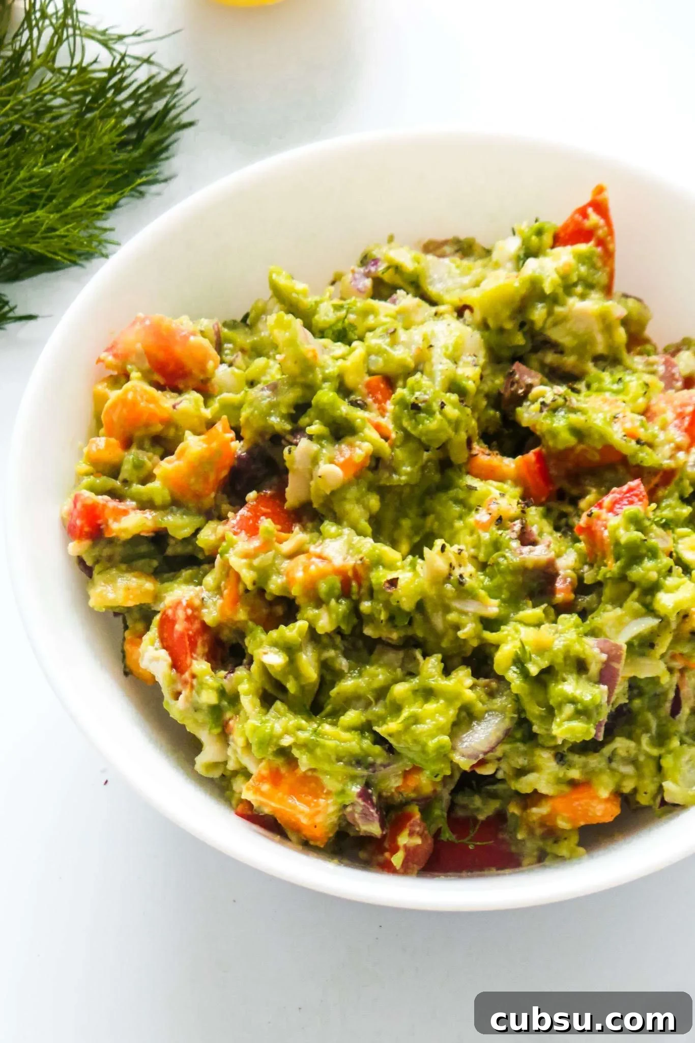15 Low‑Carb Work Lunches to Prep Quickly and Stay Energized 9 Healthy chicken salad with avocado - an easy paleo low carb chicken salad recipe that is filled with vegetables, protein and healthy fats - healthy and delicious, perfect for a healthy snack or clean eating lunch!