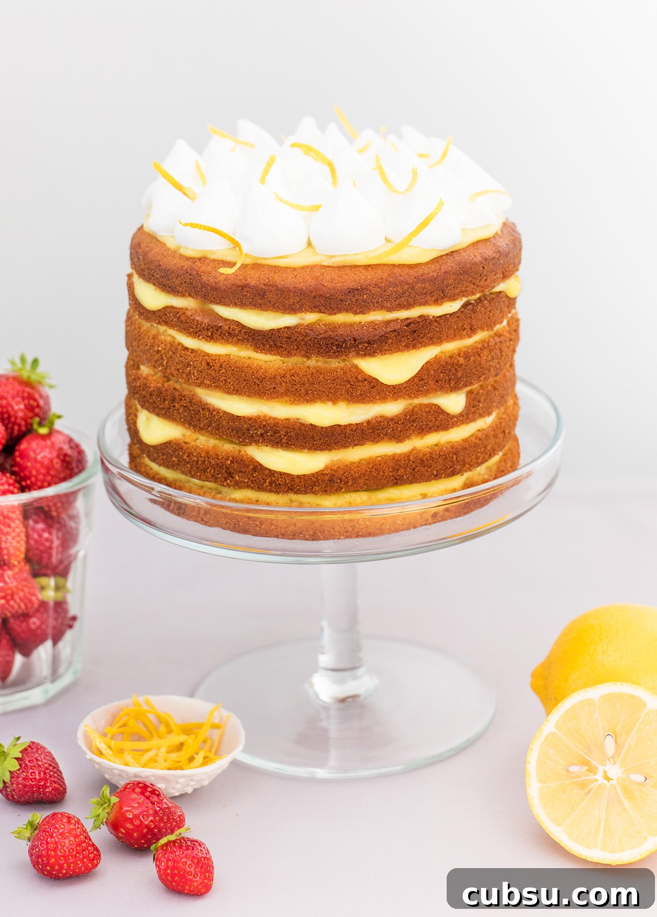 Layered cake with lemon curd as a filling